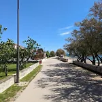 Apartment Seeview 1 Bedroom 50 M From *