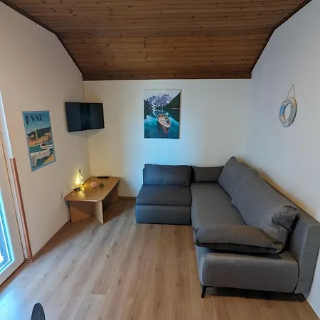 Seeview 1 Bedroom 50 M From * Srima