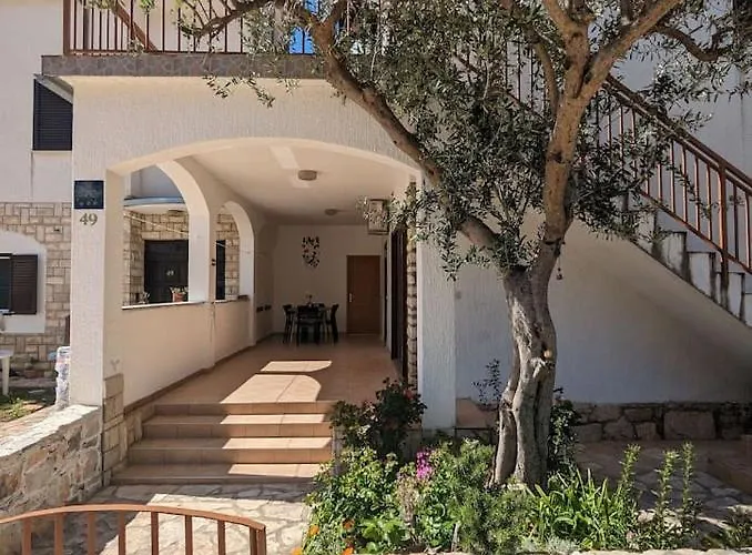 Seeview 1 Bedroom 50 M From Srima