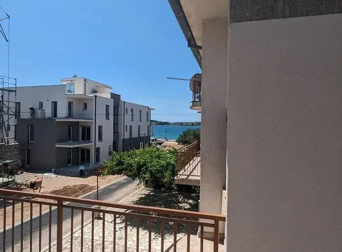 Seeview 1 Bedroom 50 M From