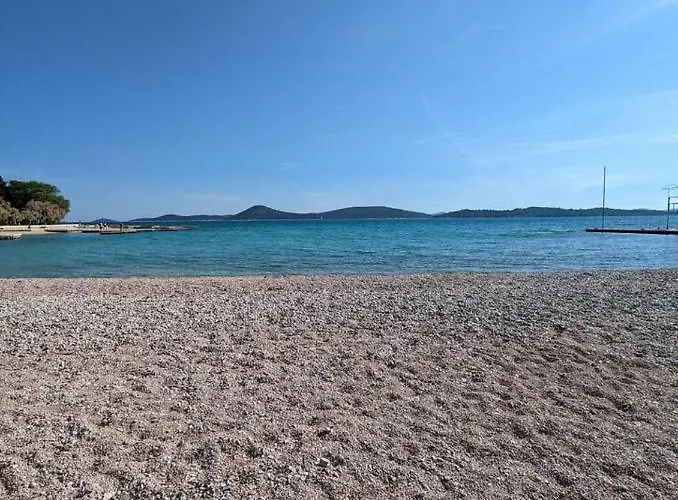 Seeview 1 Bedroom 50 M From Apartment *