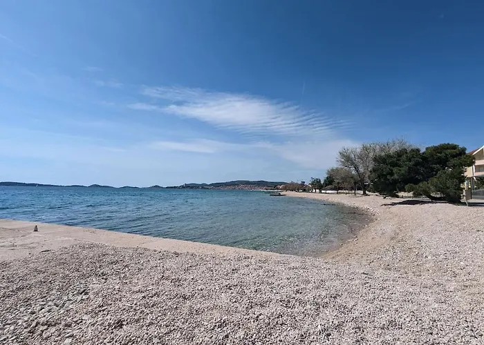 Seeview 1 Bedroom 50 M From Apartment Srima