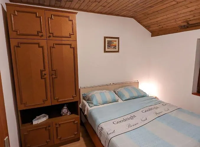 Seeview 1 Bedroom 50 M From Apartment Srima